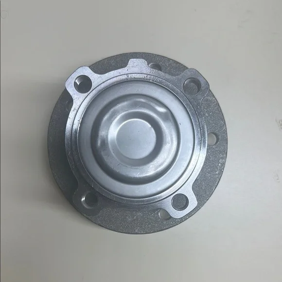 Silver Wheel Hub Assembly - Picture 2 of 4